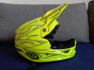 casco giallo.jpg