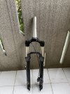 Rock Shox Reba RL con comando al manubrio