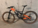 Scalpel Carbon 2 con upgrade reggisella telescopico, manubrio carbon e ruote custom(pari al nuovo)1,2kg. Bici in ottime condi